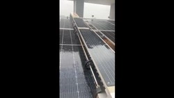 Полуавтоматический робот для чистки солнечных панелей